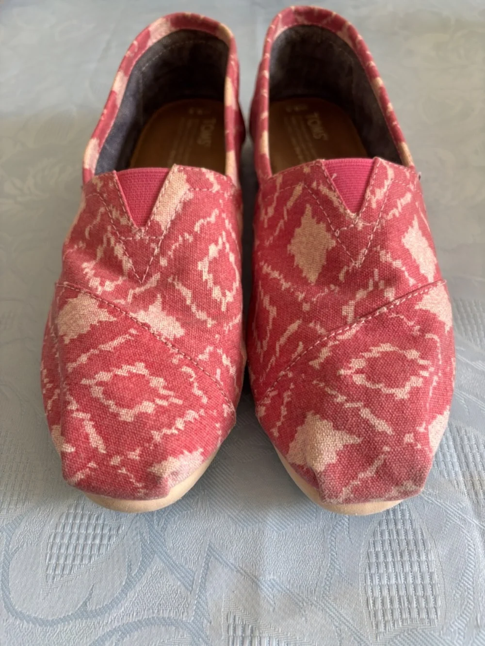 Toms slip shoes
